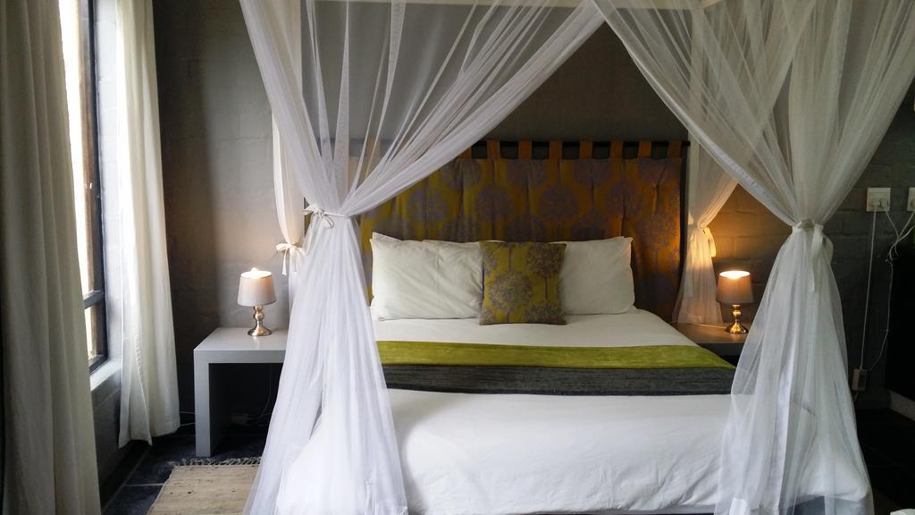 Hornbill House Self Catering Accommodation Hermanus Bilik gambar